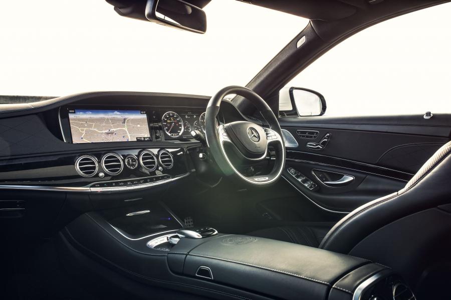  Mercedes-Benz S63 AMG 2013 года  (UK) (фото 27 из 34)
